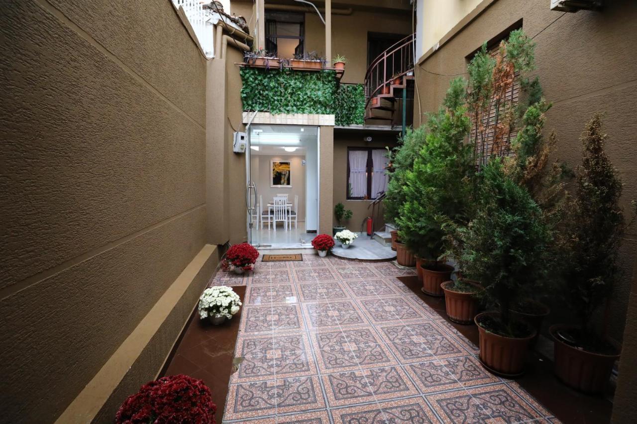 Little Corner Hostel Tiran Dış mekan fotoğraf