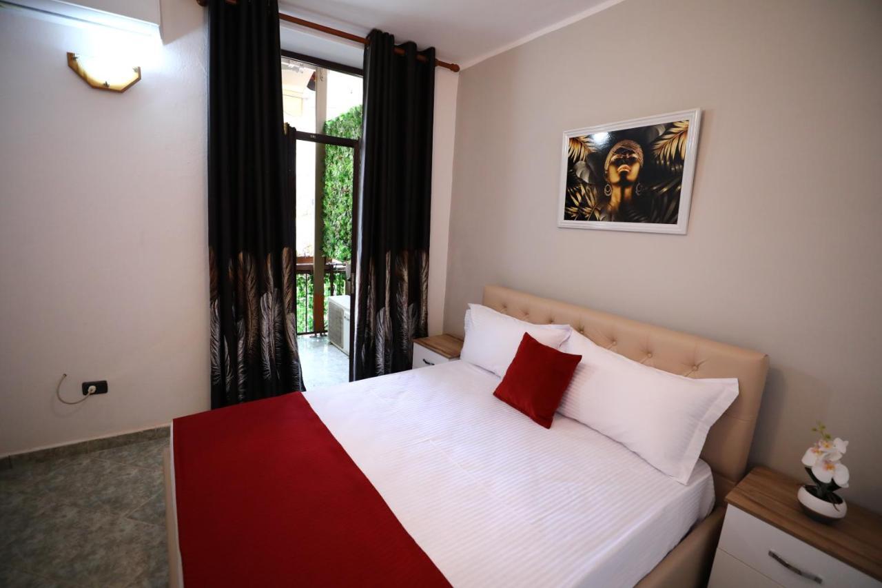 Little Corner Hostel Tiran Dış mekan fotoğraf