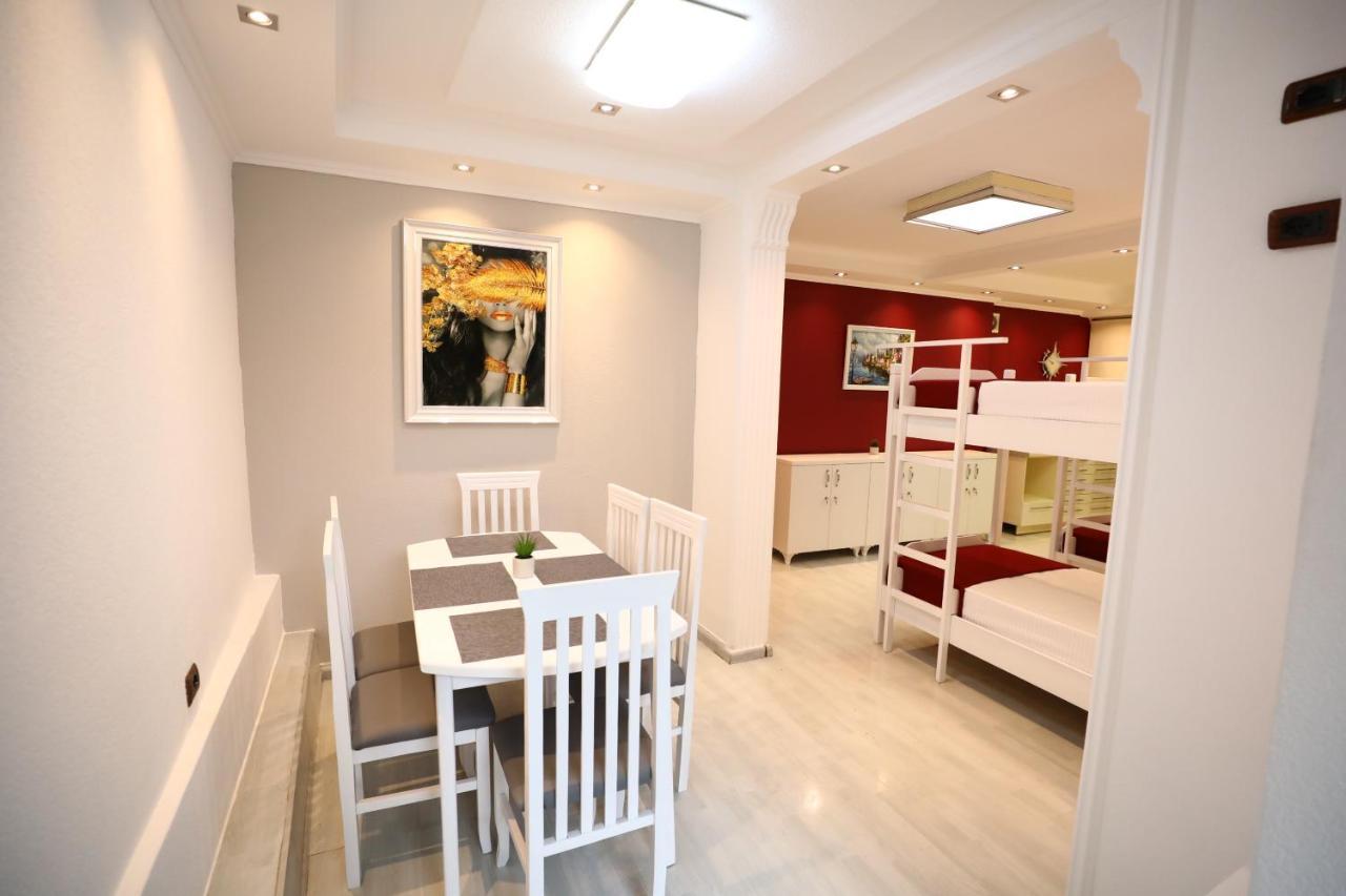Little Corner Hostel Tiran Dış mekan fotoğraf